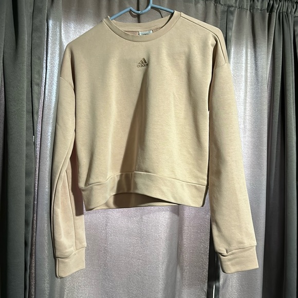 adidas Tops - NWT Adidas crop Crewneck